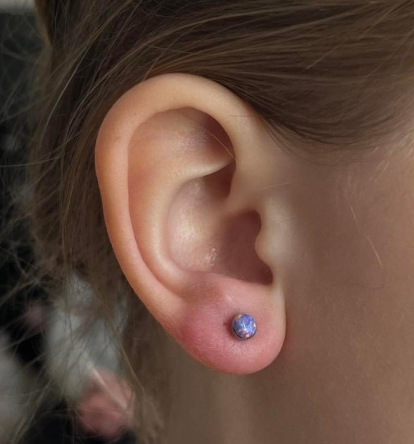 Child Lobe Piercing(s) under 10