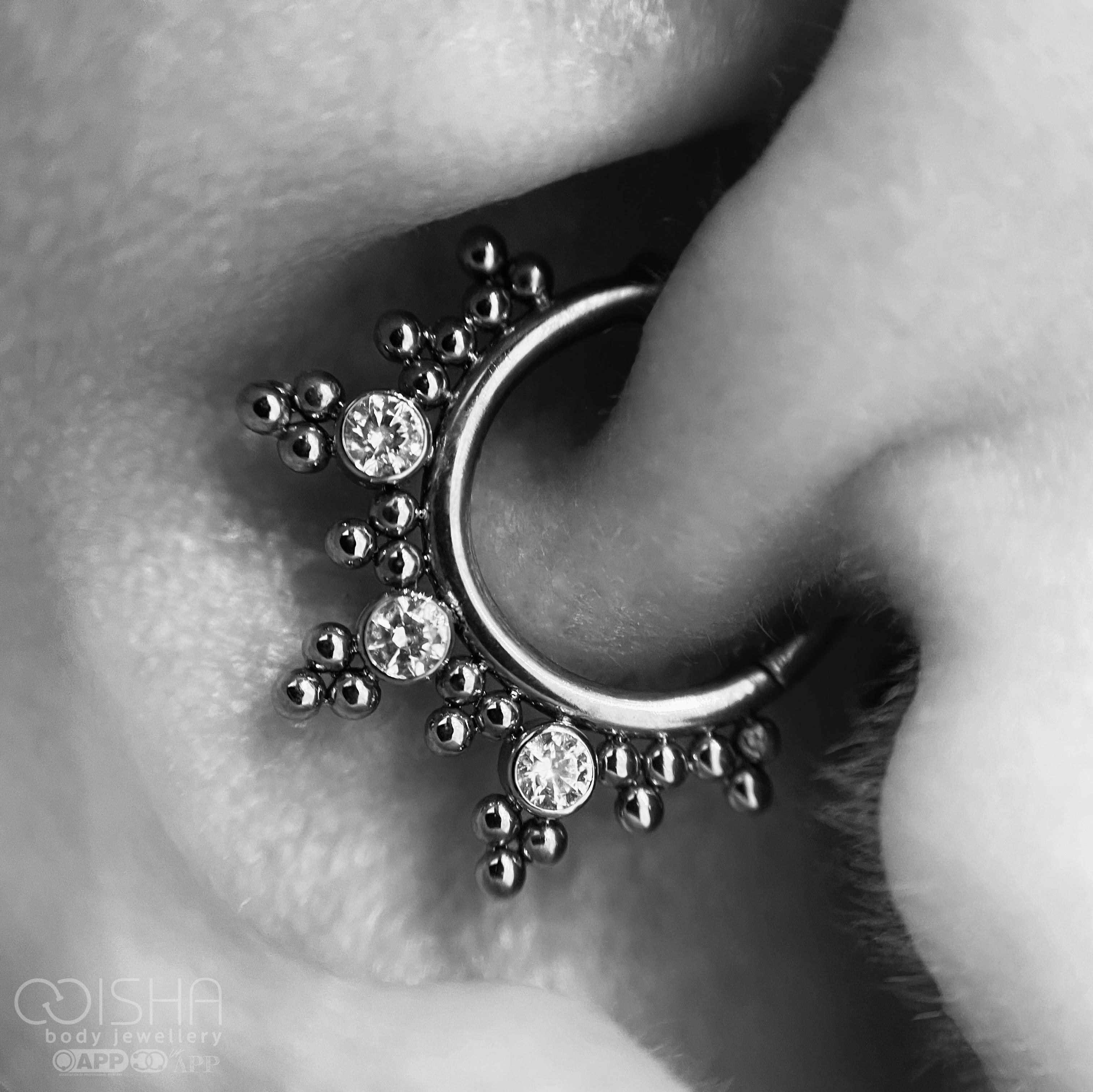 Daith Piercing (16 years+)