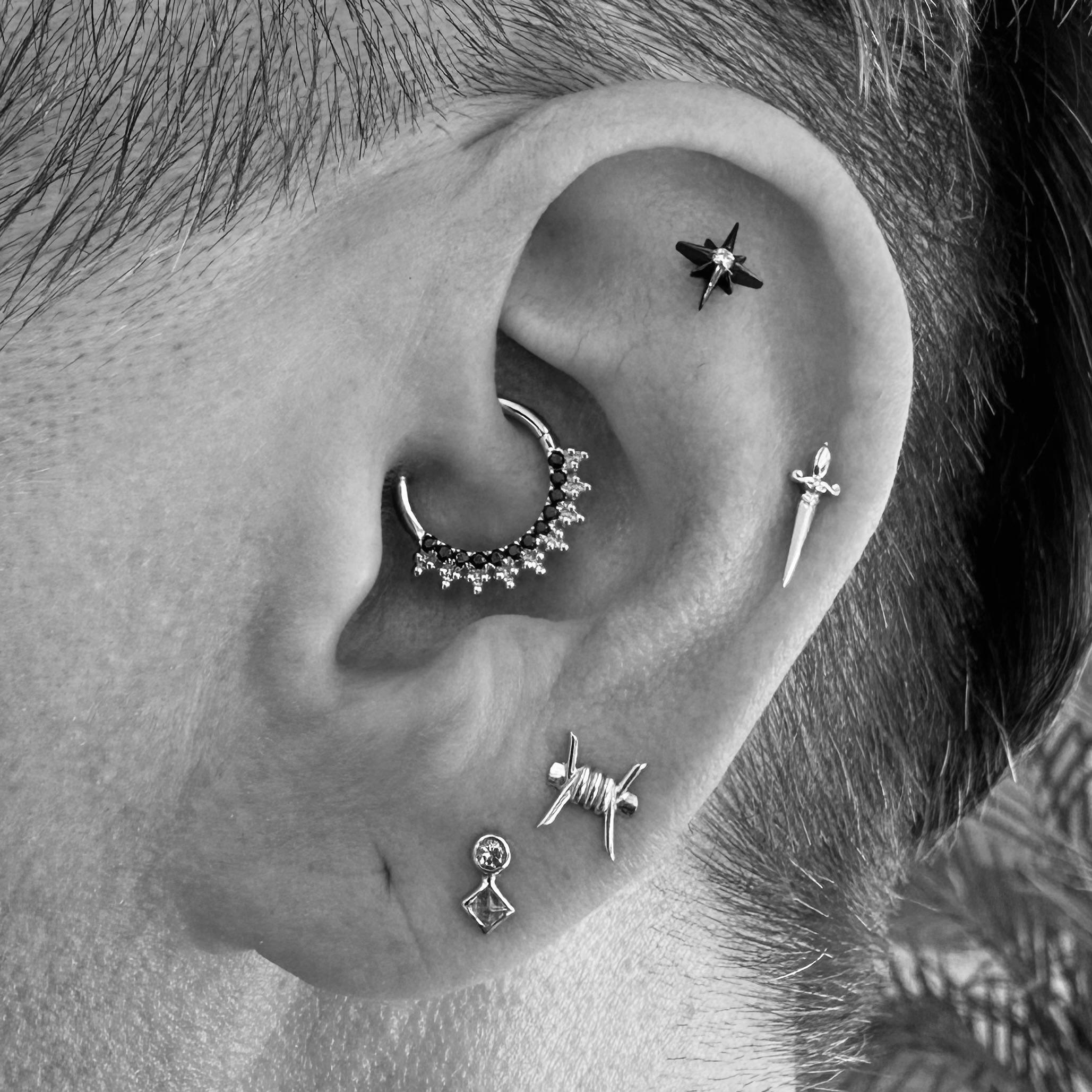 Ear Curation Triple Piercing (16 years+)