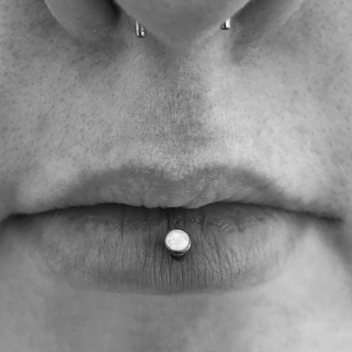 Ashley Piercing (16 years+)